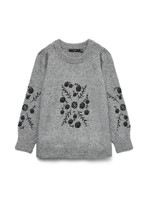 Se Vero Moda Curve Pullover 'JUTA'  grå / sort ved About You