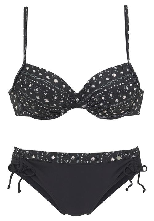 Se LASCANA Bikini  sort ved About You