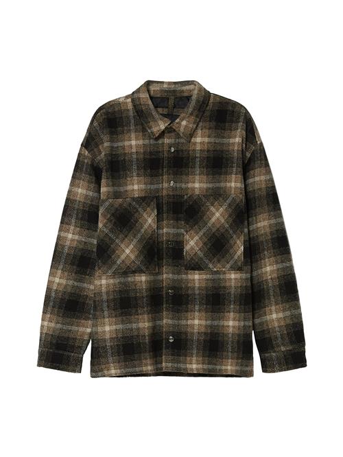 Se Bershka Overgangsjakke  brun / sort ved About You