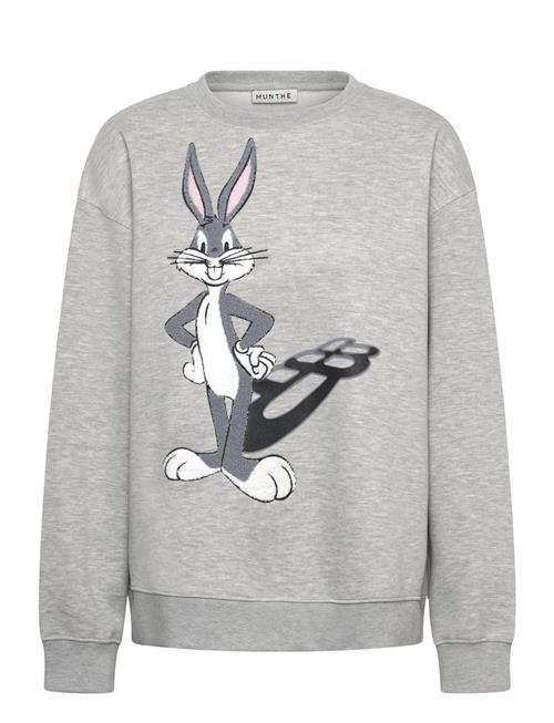 Se Lami Munthe Grey ved Booztlet