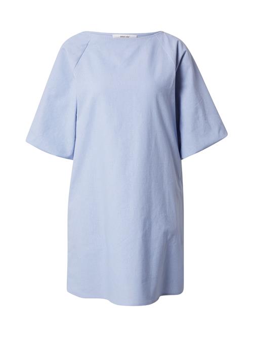 Se ABOUT YOU Kjole  lyseblå ved About You