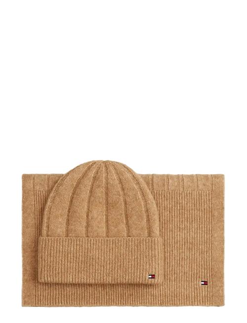 Th Flag Fluffy Beanie & Scarf Gp Tommy Hilfiger Beige