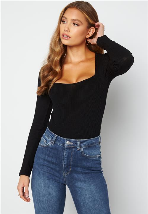 Bubbleroom Care Osinia Square Neck Top