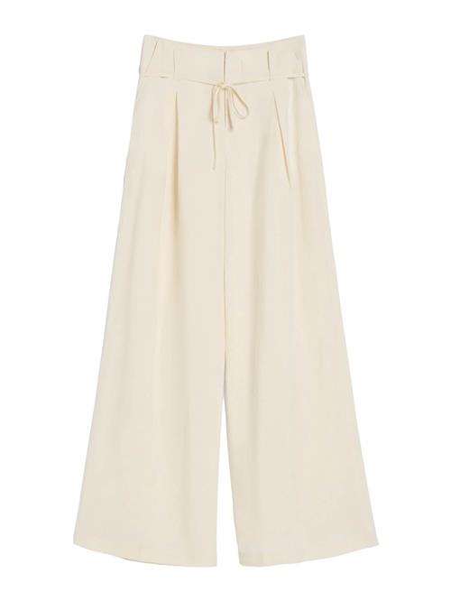 Bershka Bukser med lægfolder  ecru