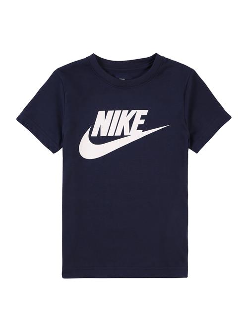 Se Nike Sportswear Shirts  navy / hvid hos About You