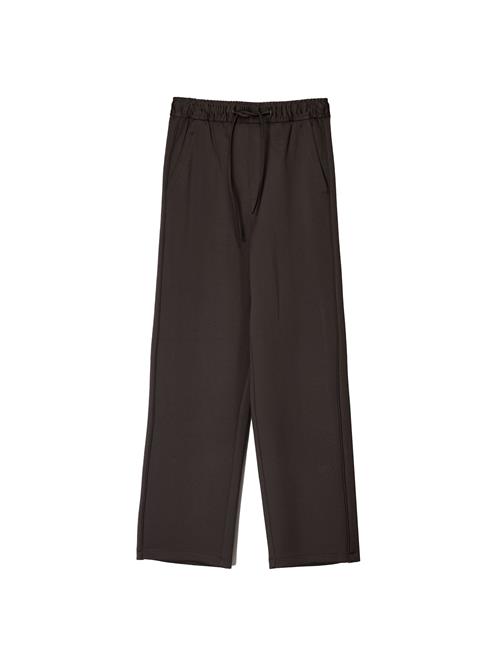 Se Bershka Bukser  mørkebrun ved About You