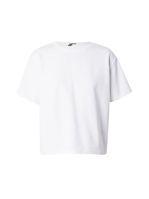 Se PIECES Shirts 'PCSKYLAR'  hvid hos About You