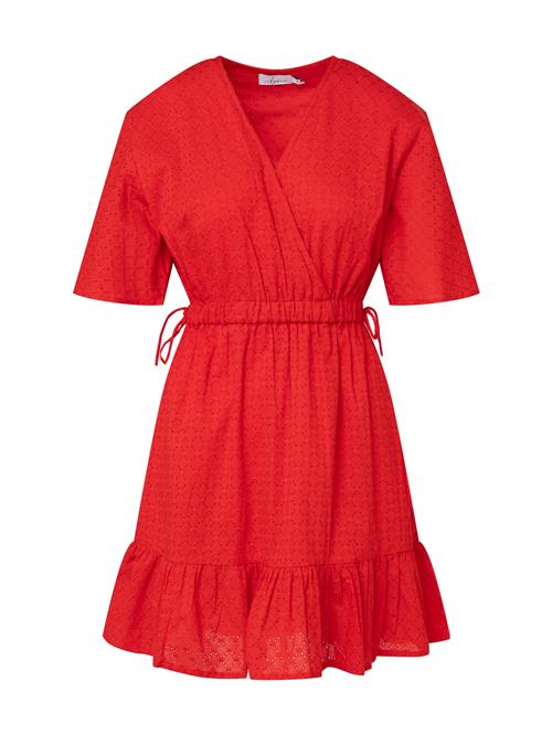 Se Laurella Kjole  rød hos About You