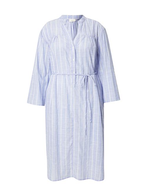 Se ONLY Carmakoma Kjole 'CARCATTALINA'  lyseblå / hvid hos About You