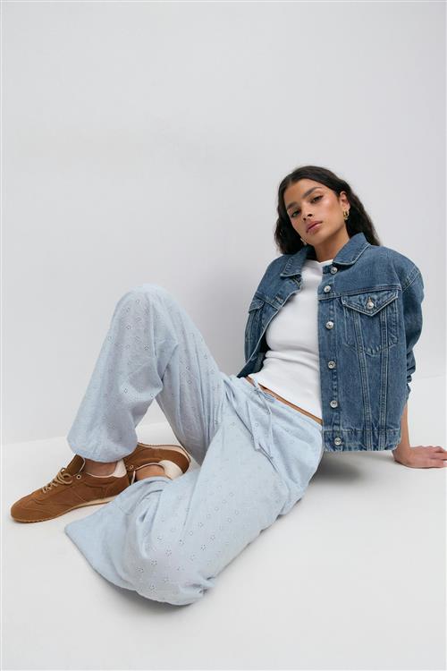 Gina Tricot - Broderie anglaise trousers - Lige bukser - Blå - M - Dame