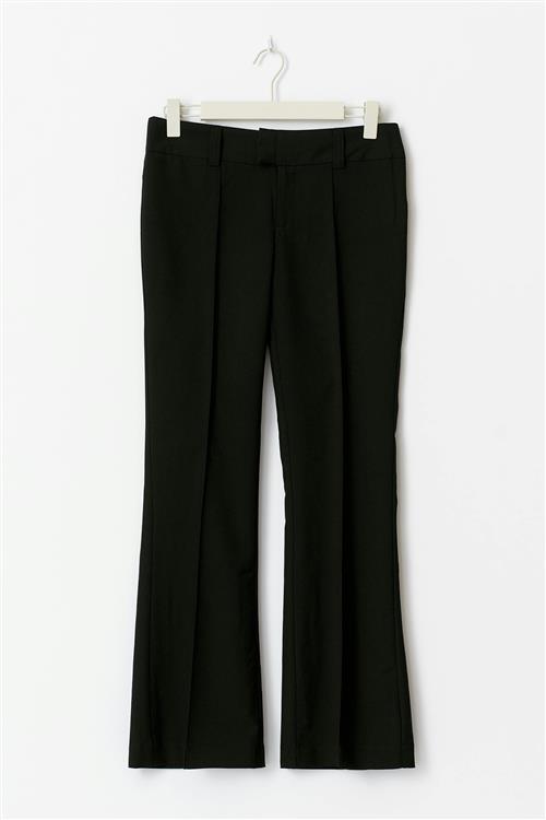 Gina Tricot - Petite low bootcut trousers - sorte-habitbukser - Sort - 38 - Dame