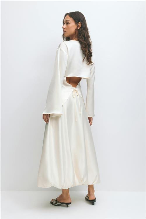 Gina Tricot - Open back satin blouse - Langærmede toppe - Hvid - XL - Dame