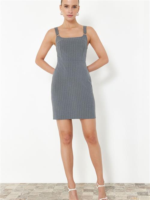 Trendyol Kjole  grå-meleret / hvid