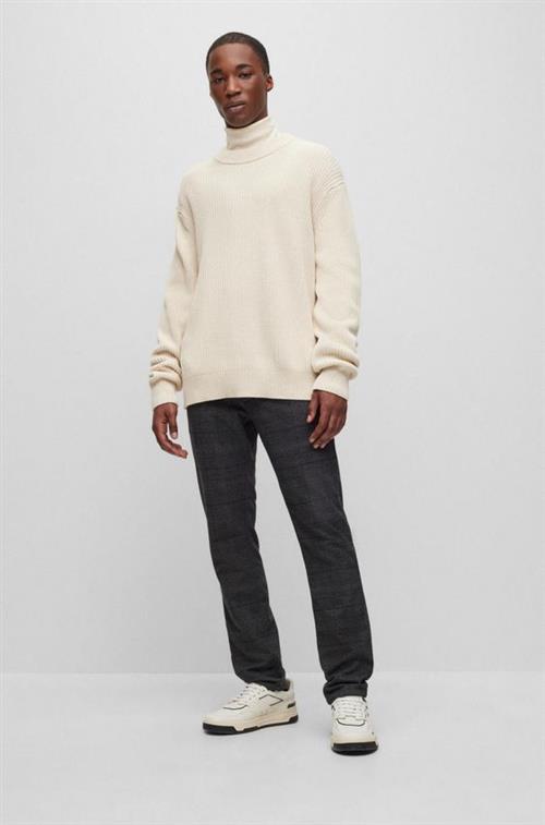 Chino_slim 10239037 01