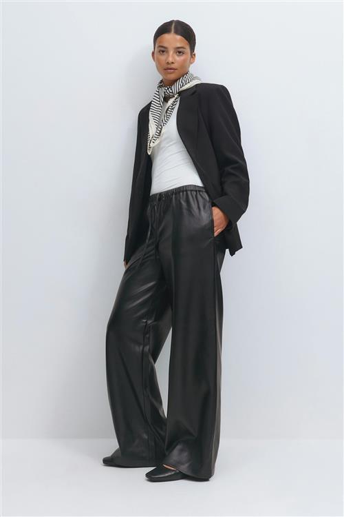 Gina Tricot - Wide drawstring pu trousers - PU-Læderbukser - Sort - 34 - Dame