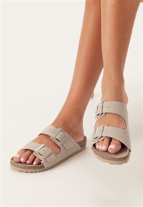 Colors of California Vintage Leather Sandal