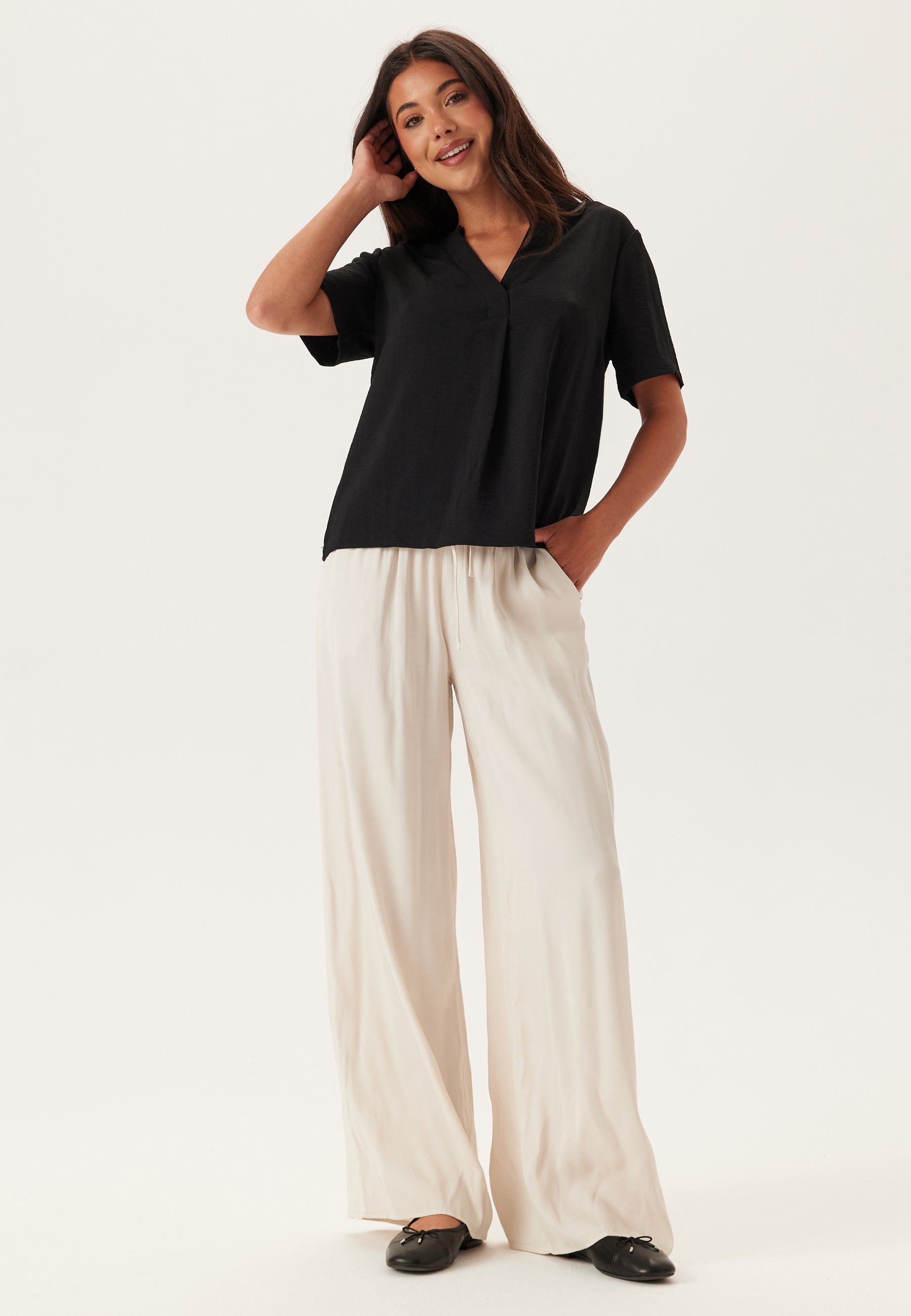 BUBBLEROOM V-neck Blouse