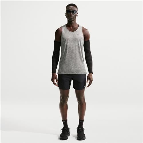 Nike Stride Dri-FIT-løbeshorts med indershorts (18 cm) til mænd - sort