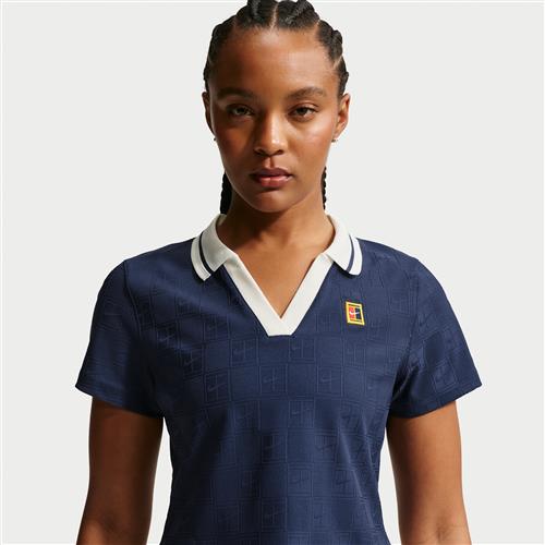 NikeCourt Court-kollektion Dri-FIT-tennispolo med kort snit til kvinder - blå
