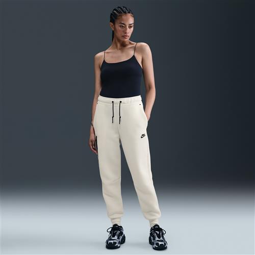 Nike Tech Fleece-joggers med mellemhøj talje til kvinder - hvid