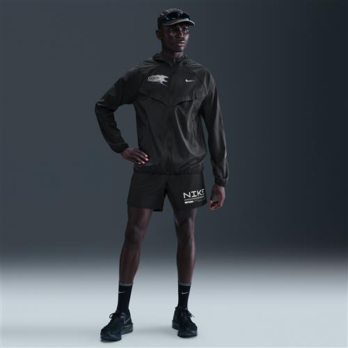 Nike Challenger-2-i-1-løbeshorts til vinterbrug (13 cm) til mænd - sort