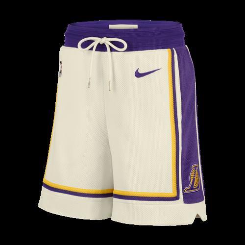 LeBron Nike Dri-FIT-shorts til mænd - hvid