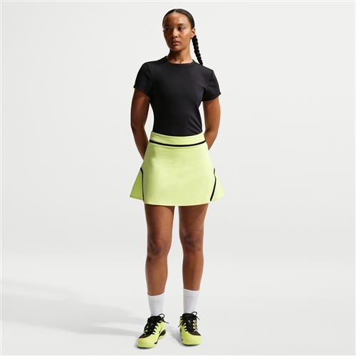 NikeCourt Advantage Dri-FIT-tennisnederdel med høj talje til kvinder - gul