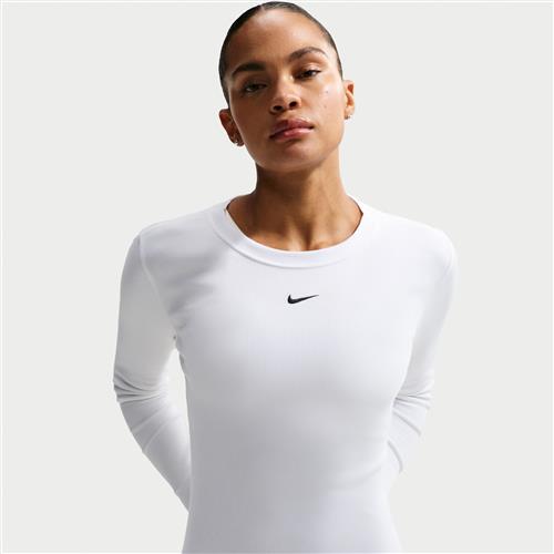 Langærmet Nike -T-shirt i rib med tætsiddende pasform til kvinder - hvid