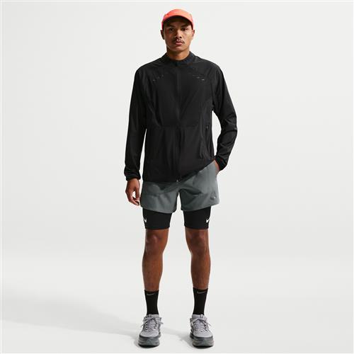Nike Stride Dri-FIT-løbeshorts med indershorts (13 cm) til mænd - grå