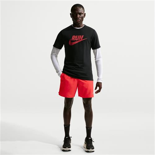 Nike Challenger Dri-FIT 7-løbeshorts (18 cm) med indershorts til mænd - rød