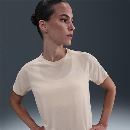 Kortærmet Nike Trail Dri-FIT-løbetop til kvinder - hvid