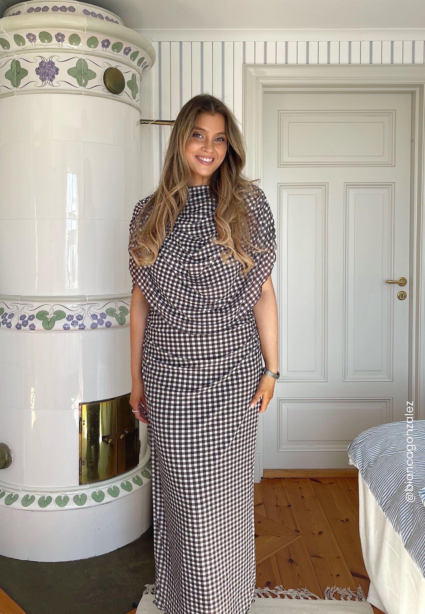 BUBBLEROOM OCCASION Cape Mesh Ankle Dress