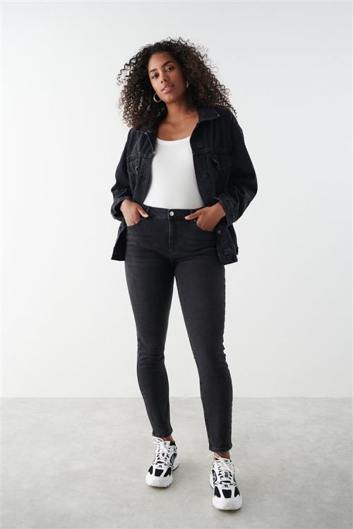 Gina Tricot - Mid waist skinny jeans - mid waist jeans - Sort - 40 - Dame