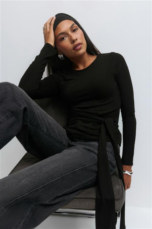 Gina Tricot - Asymmetric tie top - Langærmede toppe - Sort - S - Dame