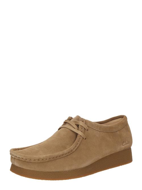 Se CLARKS Snøresko 'Wallabee EVO'  lysebrun hos About You