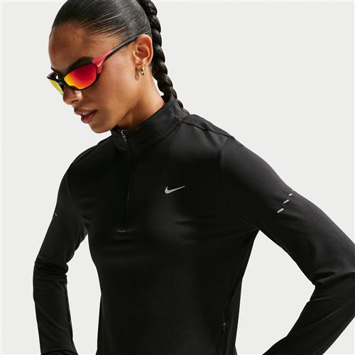 Nike Swift UV-løbetop med Dri-FIT og 1/4 lynlås til kvinder - sort
