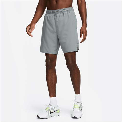 Nike Challenger-Dri-FIT-2-i-1-løbeshorts (18 cm) til mænd - grå