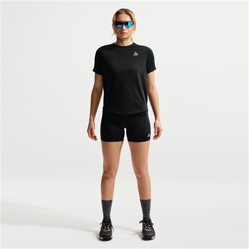 Nike ACG Dri-FIT-trailløbeshorts (10 cm) med høj talje til kvinder - sort