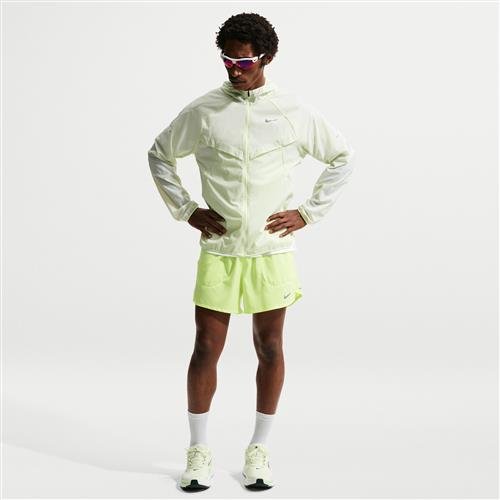 Nike Stride Dri-FIT-løbeshorts med indershorts (13 cm) til mænd - gul