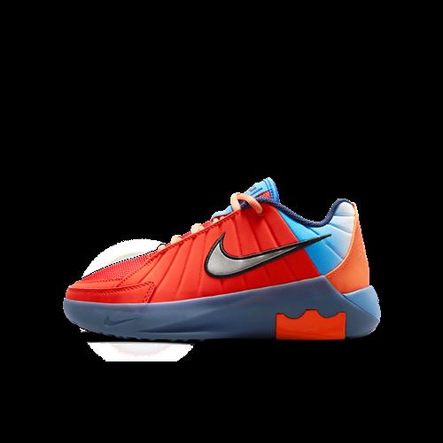 LeBron Witness 9 "Jade"-basketballsko til større børn - rød