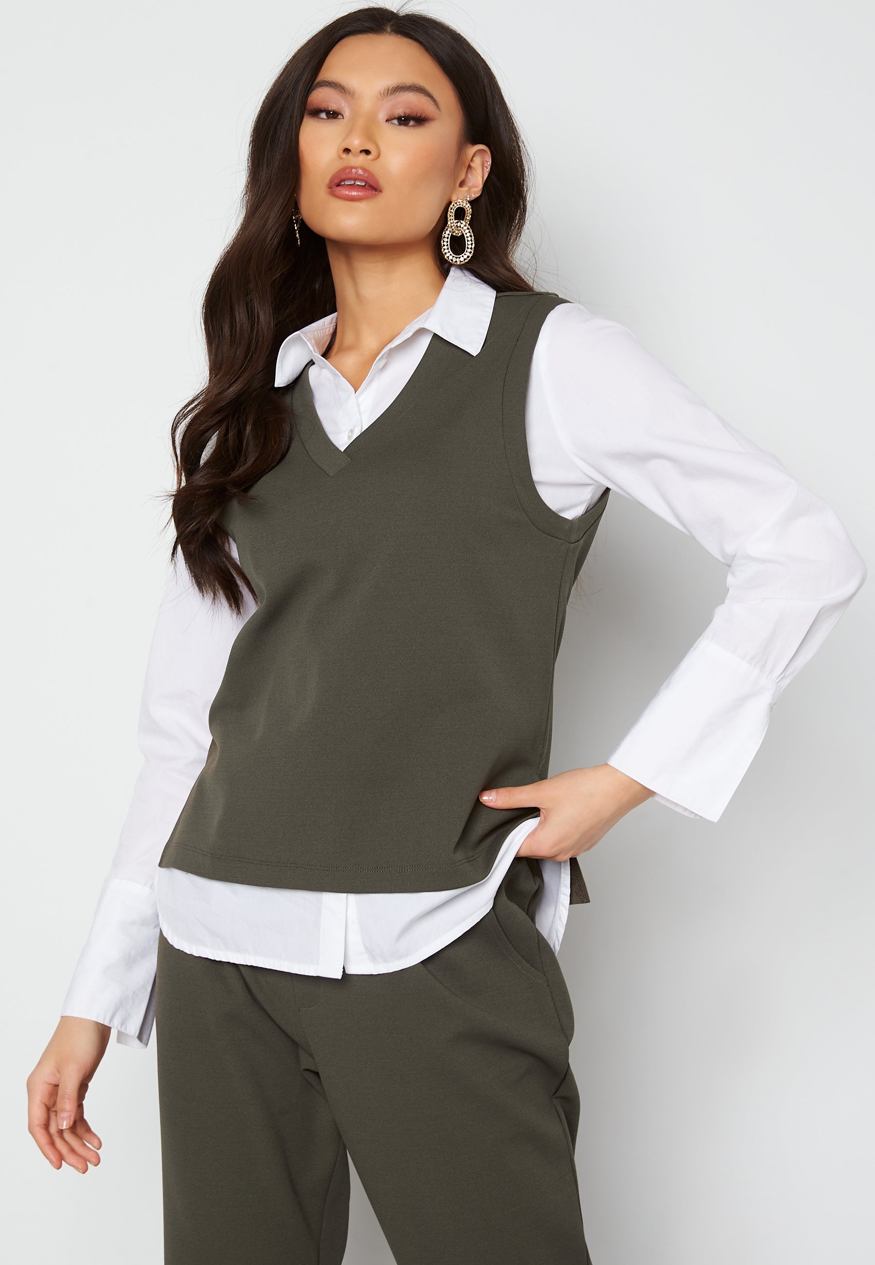 Happy Holly Avery vest