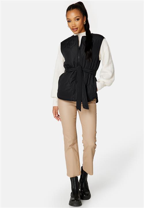 Se BUBBLEROOM Hilma Quilted Vest hos Bubbleroom