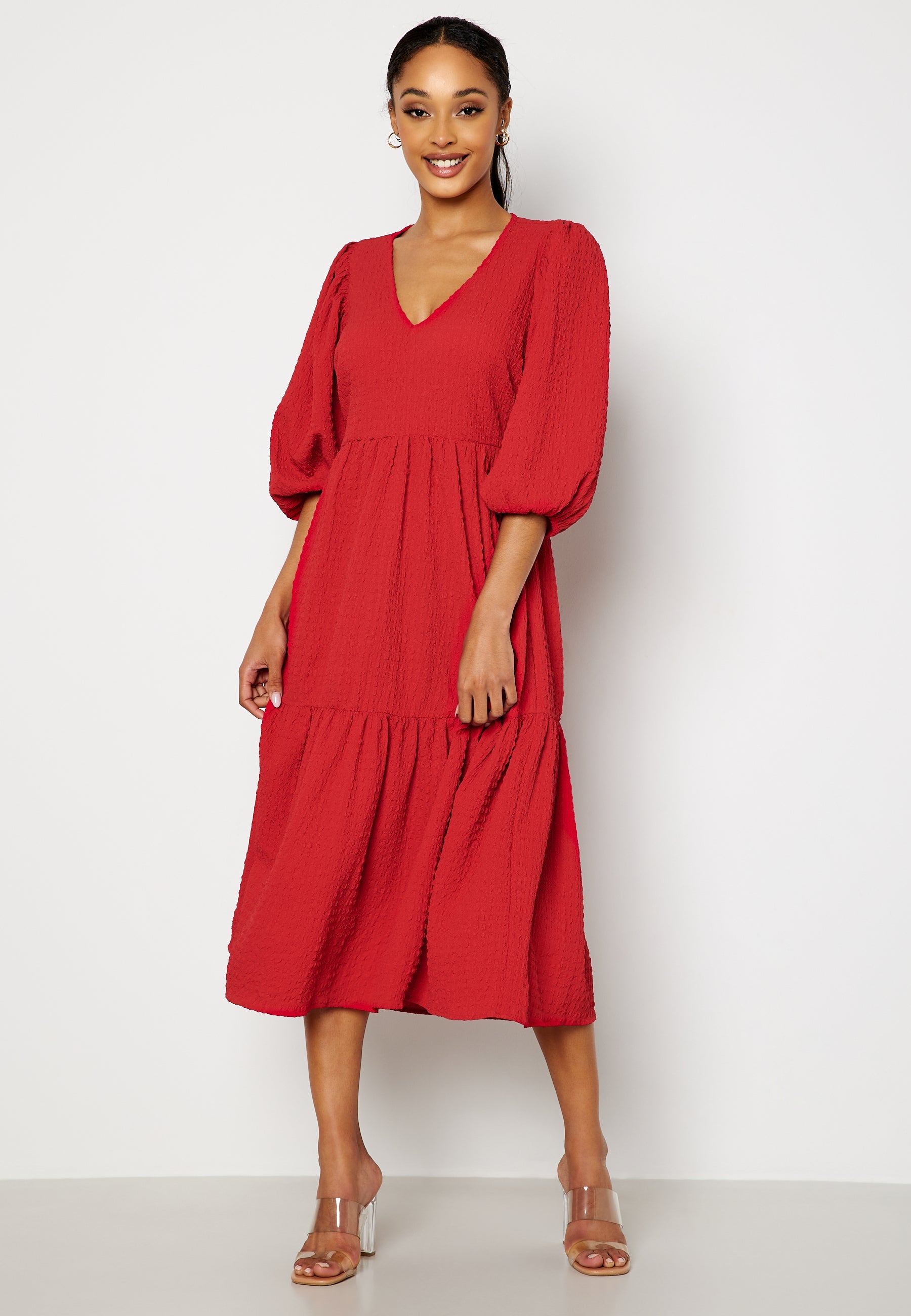 Happy Holly Fredrika v-neck flounce dress