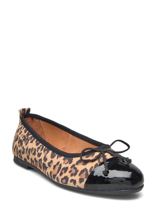 Pavement | Lucy | 38