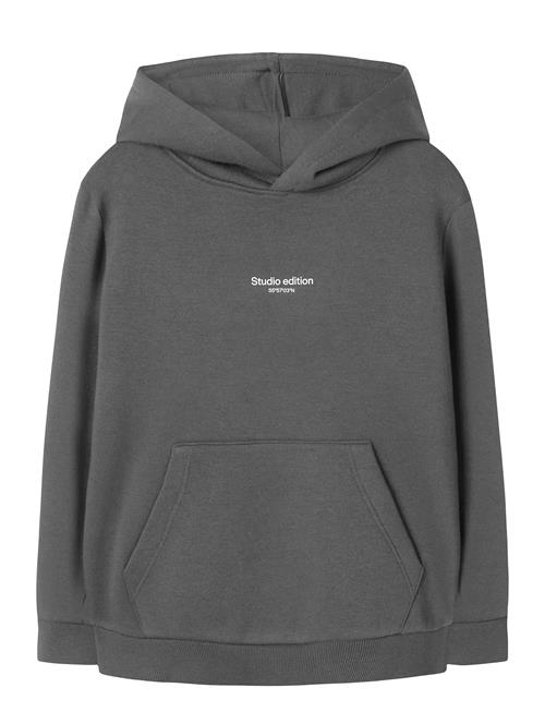 name it | Nkmbrody Ls Nreg Sweat Wh Bru Noos | 134-140