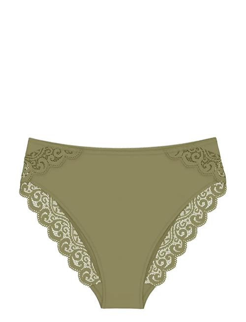 Triumph | Amourette Tai | 42