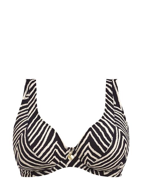 Freya | Fiji Falls | G x 85