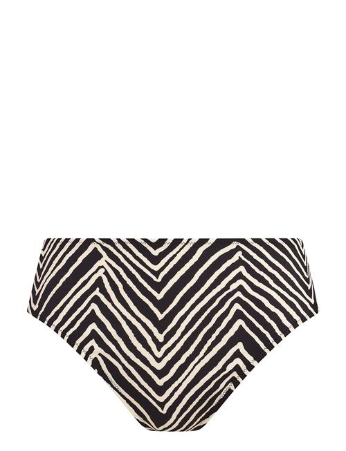 Freya | Fiji Falls | M