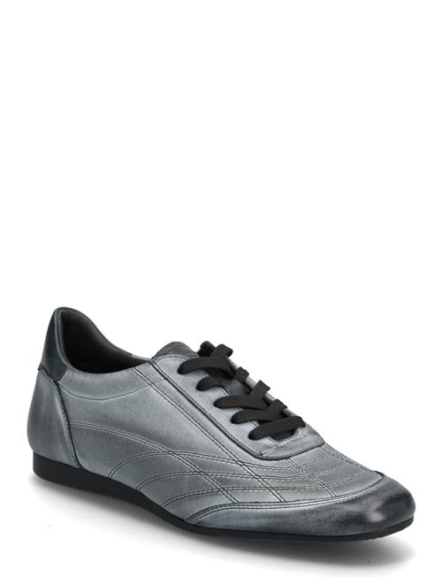 VAGABOND | Hillary | 41