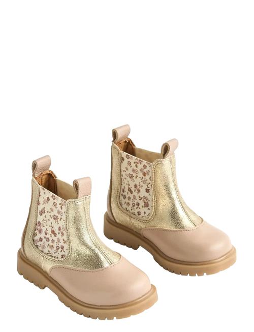 Wheat | Chelsea Kana | 35